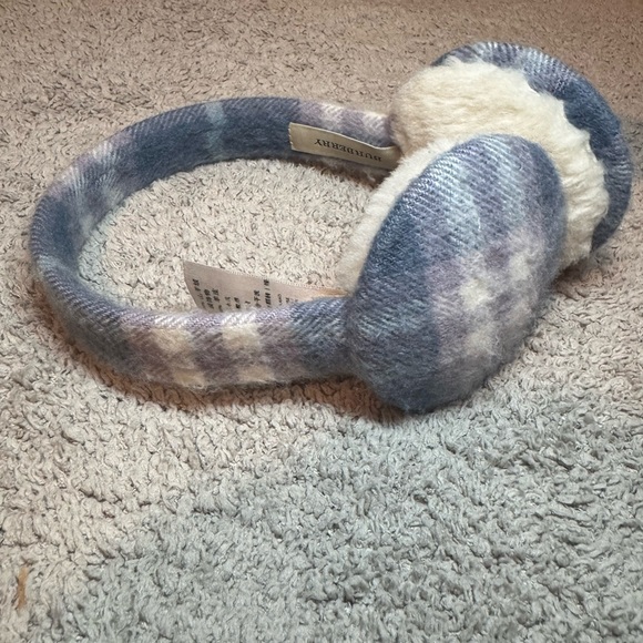 Burberry Vintage Gray and Cream Cashmere ear muffs. - Picture 1 of 8
